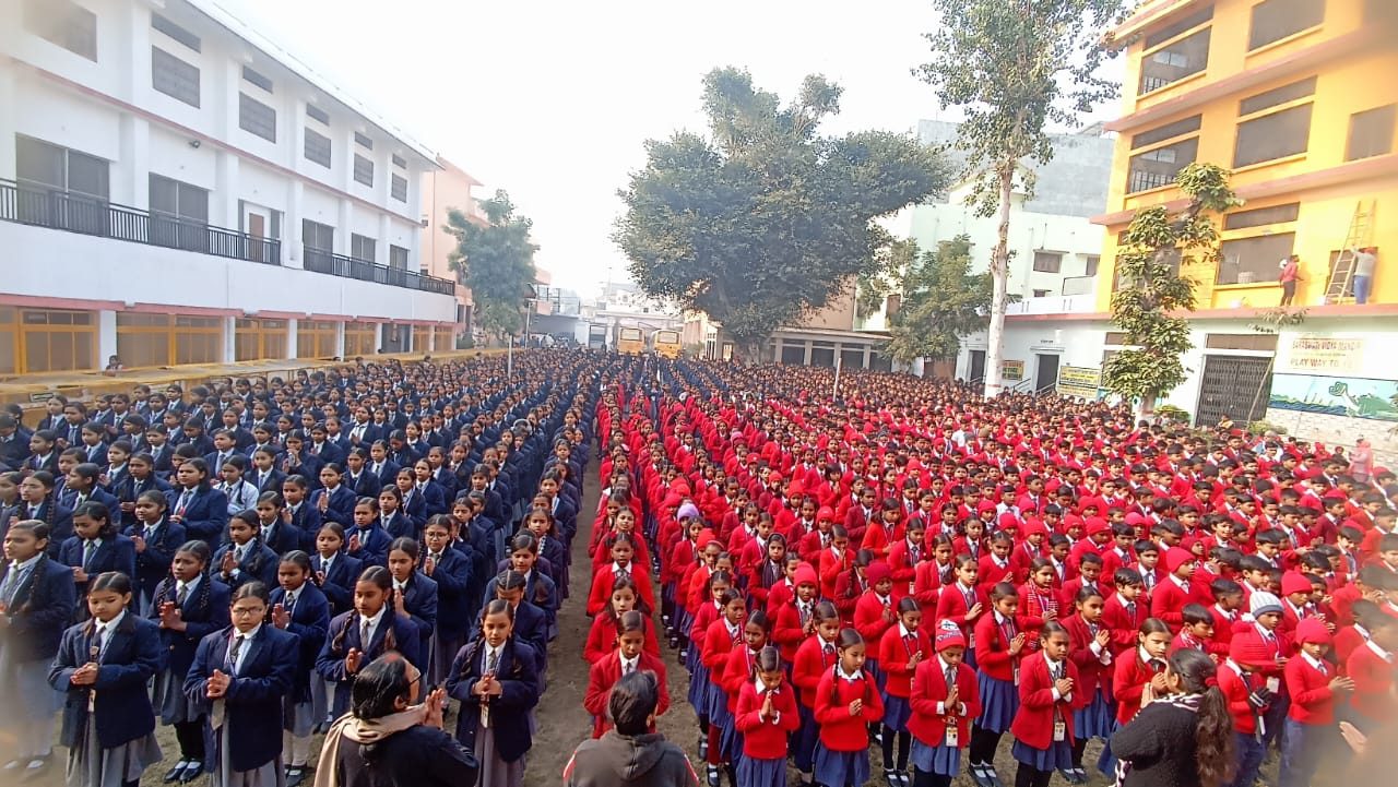 Traditional dance performance by Vidya Mandir students